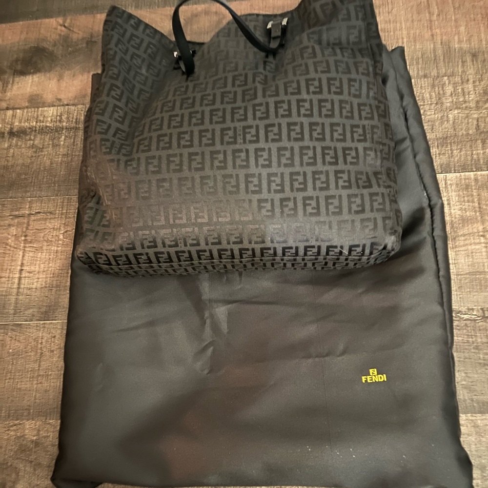 Fendi Black purse only used once